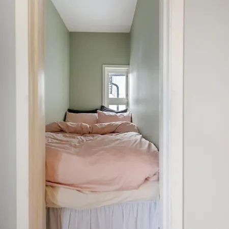 2-bedroom Close To Everything Lägenhet *